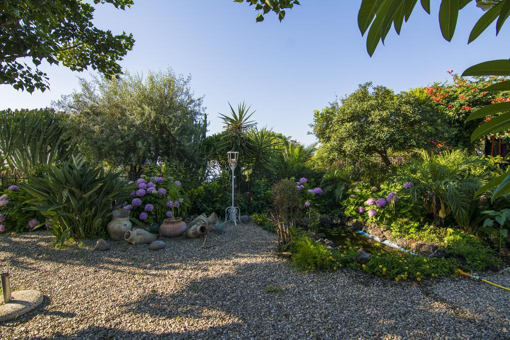 Villa Ortensia Aci Castello Esterno foto